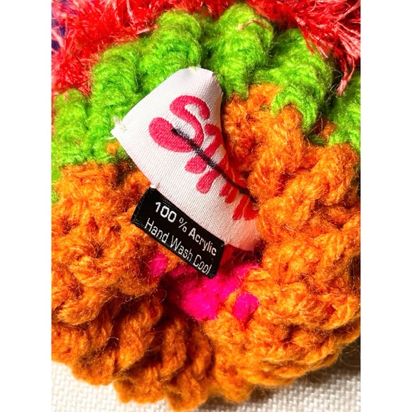 Urban Outfitters x STAHL KNIT Daisy Hand Crocheted Mittens - Picture 9 of 9